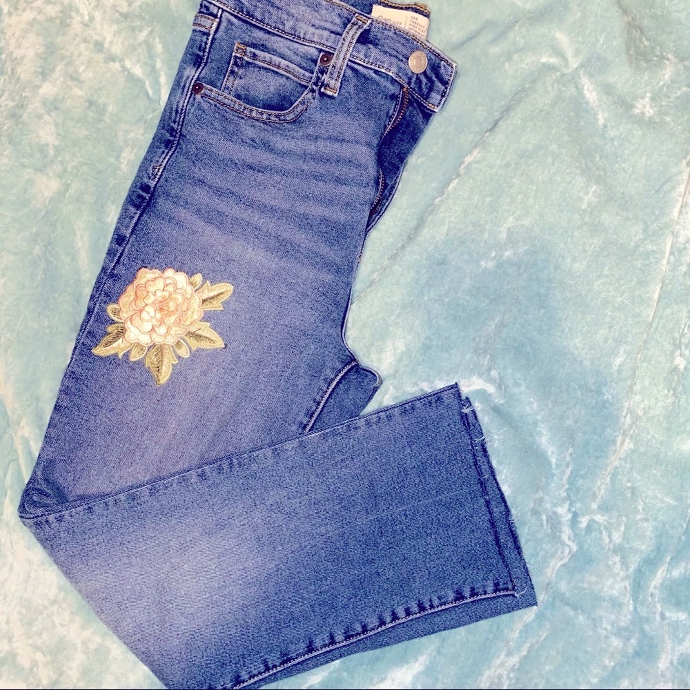 NEW Gap Jeans size 26 (2) with embellished pink flower